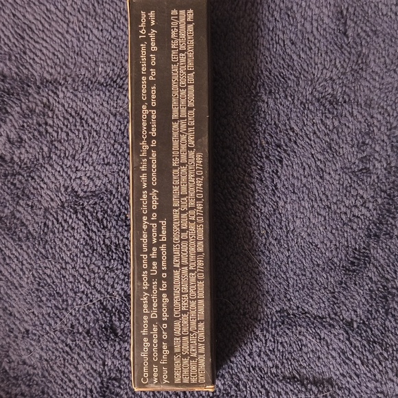 Rich Ebony e.l.f. 16hr Camo Concealer - Picture 2 of 2